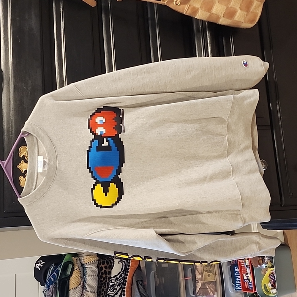 Pacman X Champion Pacman Sweatshirt Size M, EUC